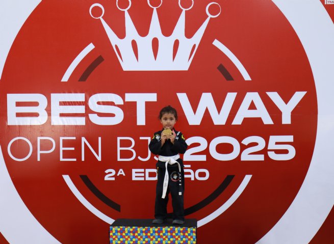 Foto: Projeto Best Way fecha 2025 com evento de graduação para mais de 200 jovens lutadores de jiu-jitsu