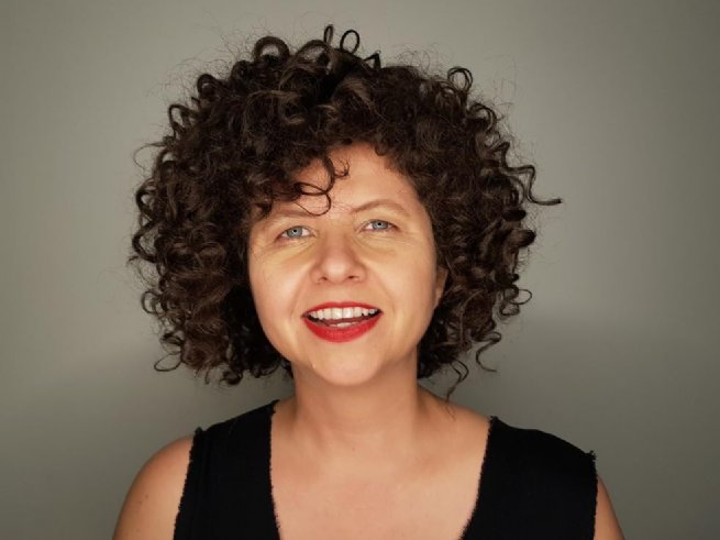 Foto: Cantora Roberta Campos se apresenta em Barra do Una no projeto ‘Uma Praia e Um Violão’