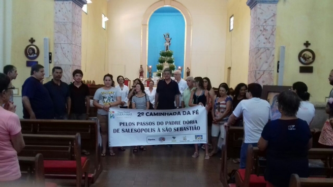 Foto: Turistas de Salesópolis fazem passeio de três dias pela Estrada do Padre Dória e chegam a São Sebastião
