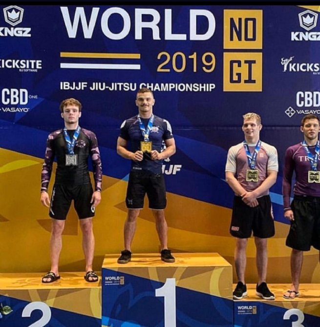 Foto: Atleta sebastianense é campeão mundial de Jiu-Jitsu na Califórnia