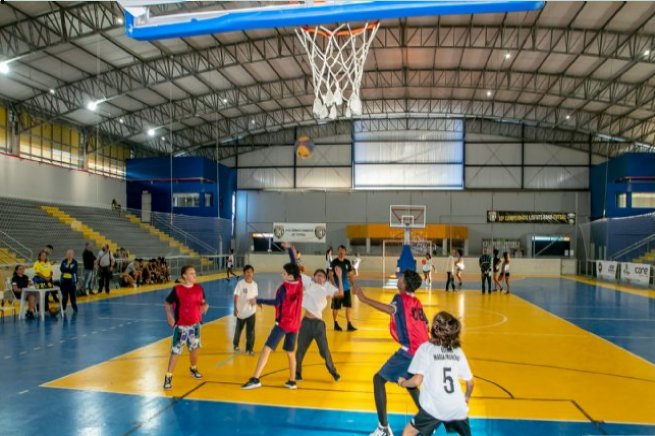 Foto: Prefeitura oferece aulas de Basquete em Maresias