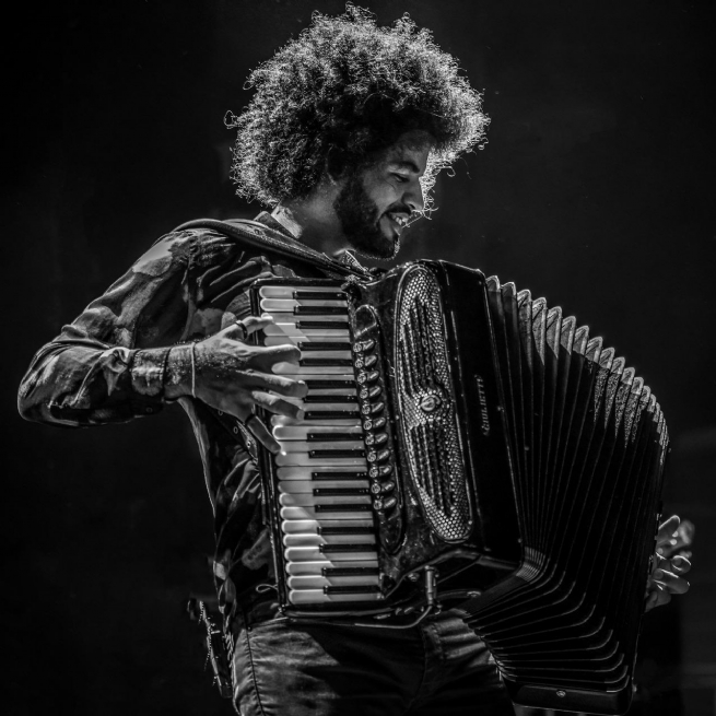 Foto: Cantor Mestrinho traz sua sanfona para a Casa Brasileira neste sábado