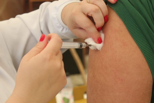 Foto: Nesta sexta-feira (27) tem segunda dose para vacinados com Coronavac até 30 de julho e repescagem 18+