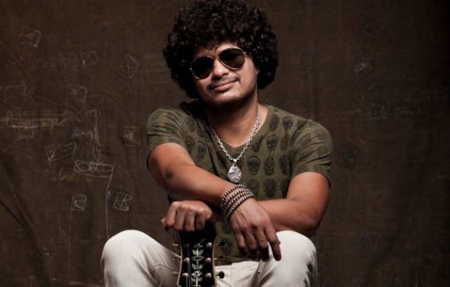 Foto: Show de Léo Maia em Barra do Una encerra a programação do projeto ‘Uma Praia e Um Violão’